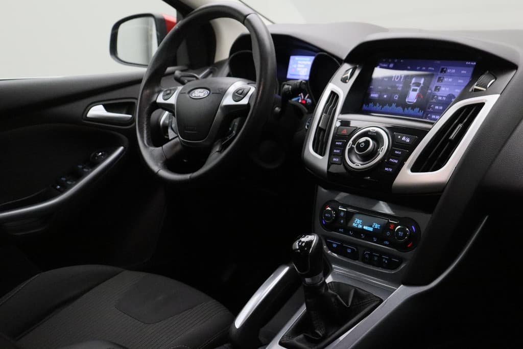 Ford Focus 1.0 EcoBoost Lease Titanium thumbnail 5