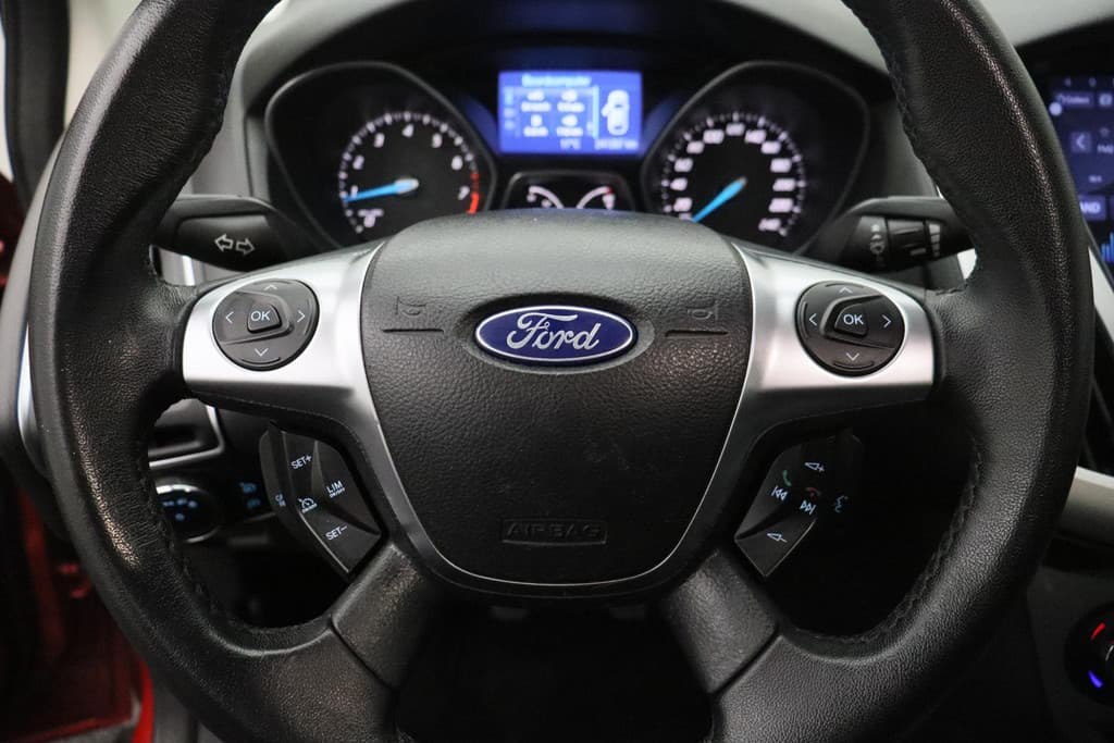 Ford Focus 1.0 EcoBoost Lease Titanium thumbnail 7