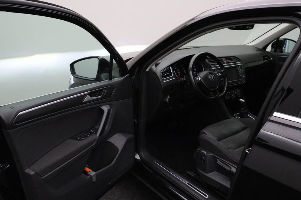 Volkswagen Tiguan 1.4 TSI ACT Connected Series thumbnail 2