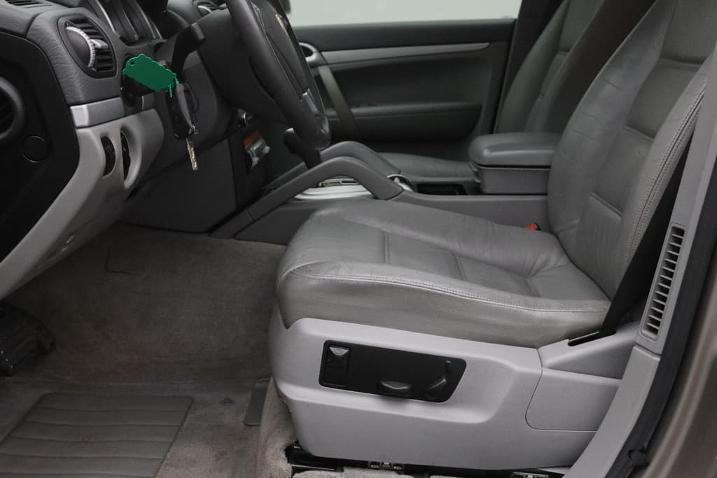 Porsche Cayenne 4.5 S thumbnail 26