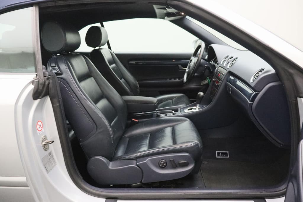 Audi A4 Cabriolet 2.4 V6 Exclusive thumbnail 12