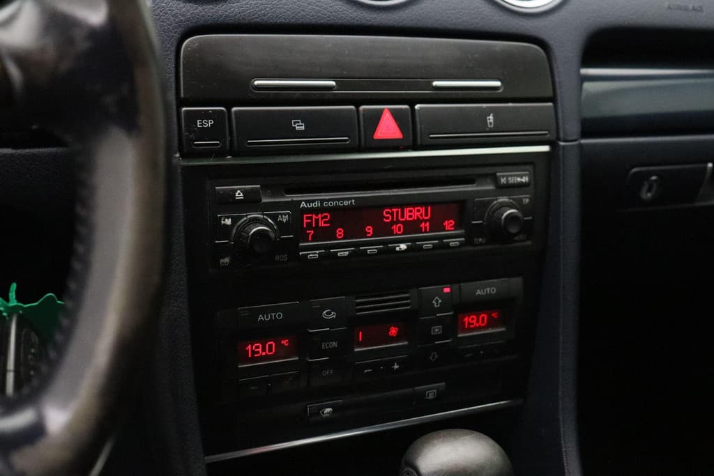 Audi A4 Cabriolet 2.4 V6 Exclusive thumbnail 23