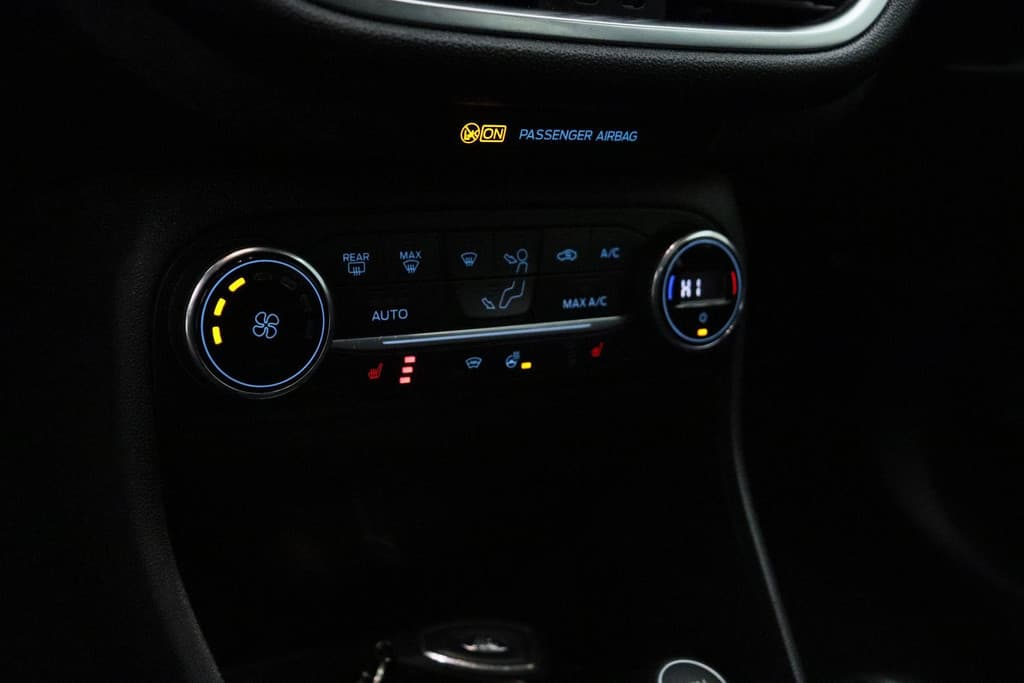 Ford Fiesta 1.0 EcoBoost Titanium thumbnail 22