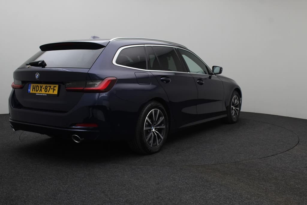 BMW 3 Serie Touring 320e thumbnail 3
