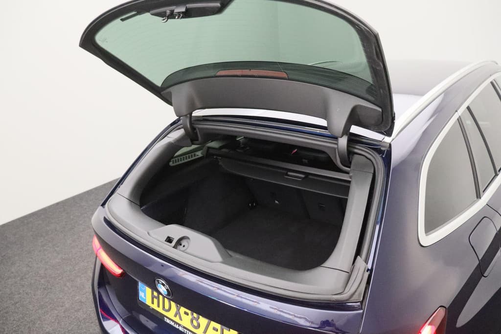 BMW 3 Serie Touring 320e thumbnail 21