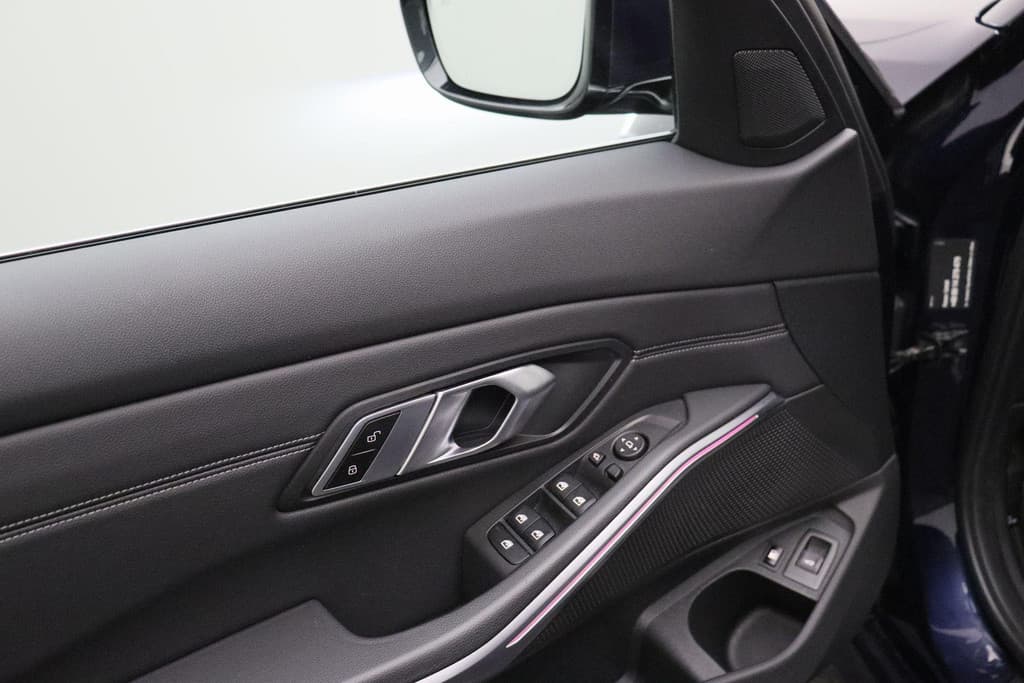 BMW 3 Serie Touring 320e thumbnail 22