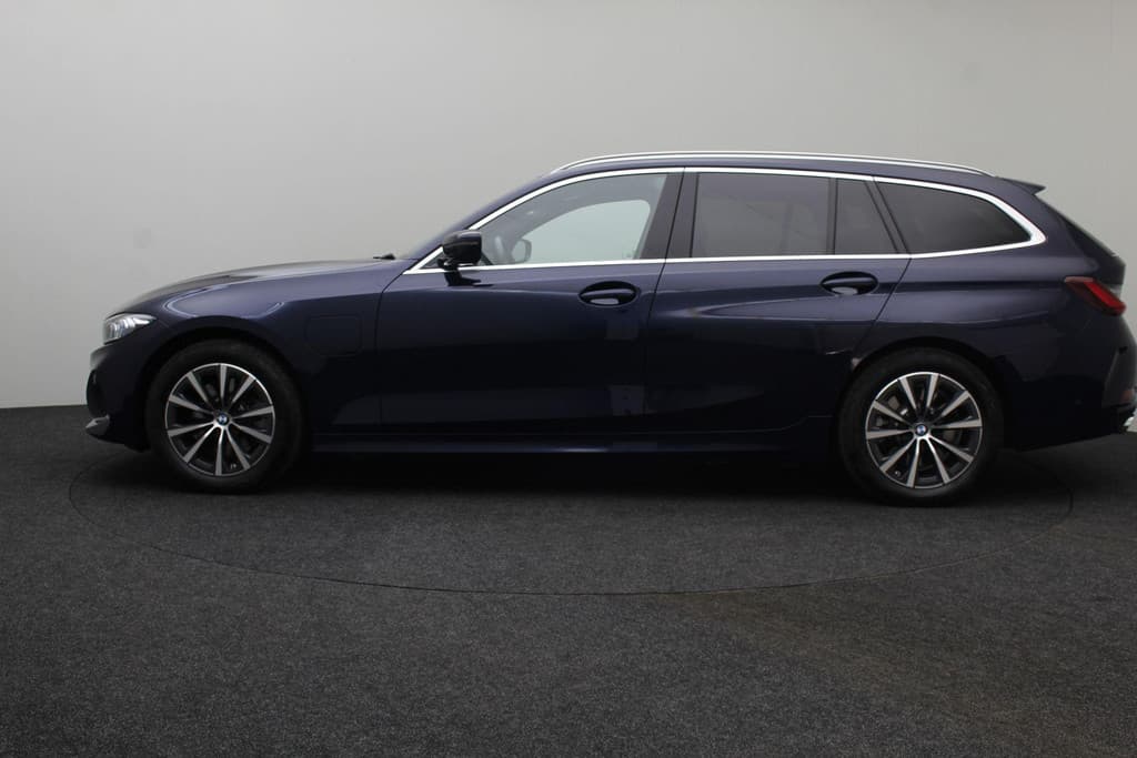 BMW 3 Serie Touring 320e thumbnail 5