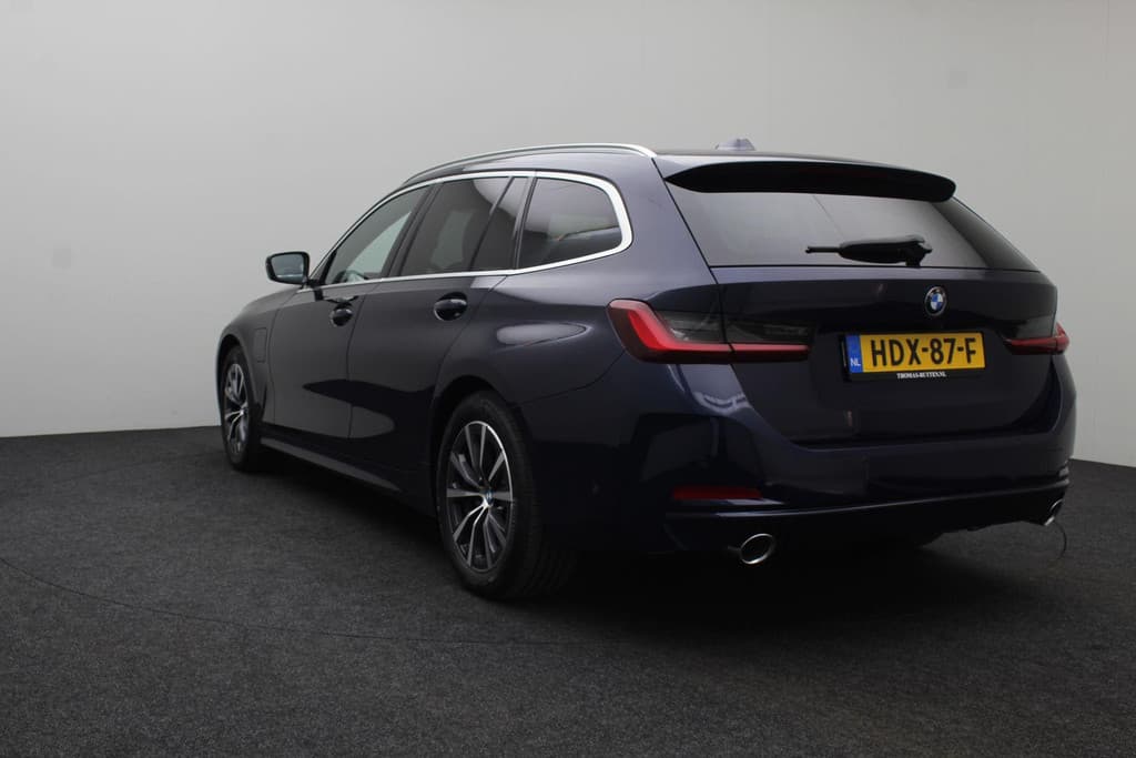 BMW 3 Serie Touring 320e thumbnail 9