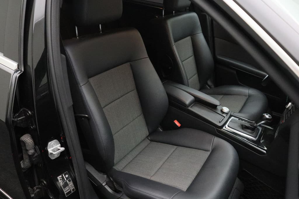 Mercedes-Benz E-Klasse 200 CGI Business Class Avantgarde thumbnail 35