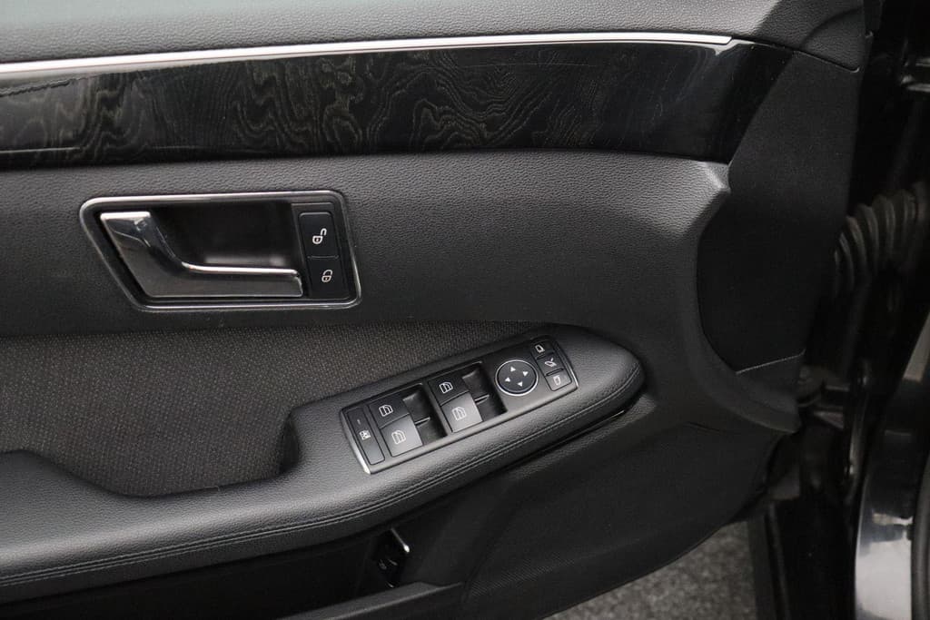 Mercedes-Benz E-Klasse 200 CGI Business Class Avantgarde thumbnail 10