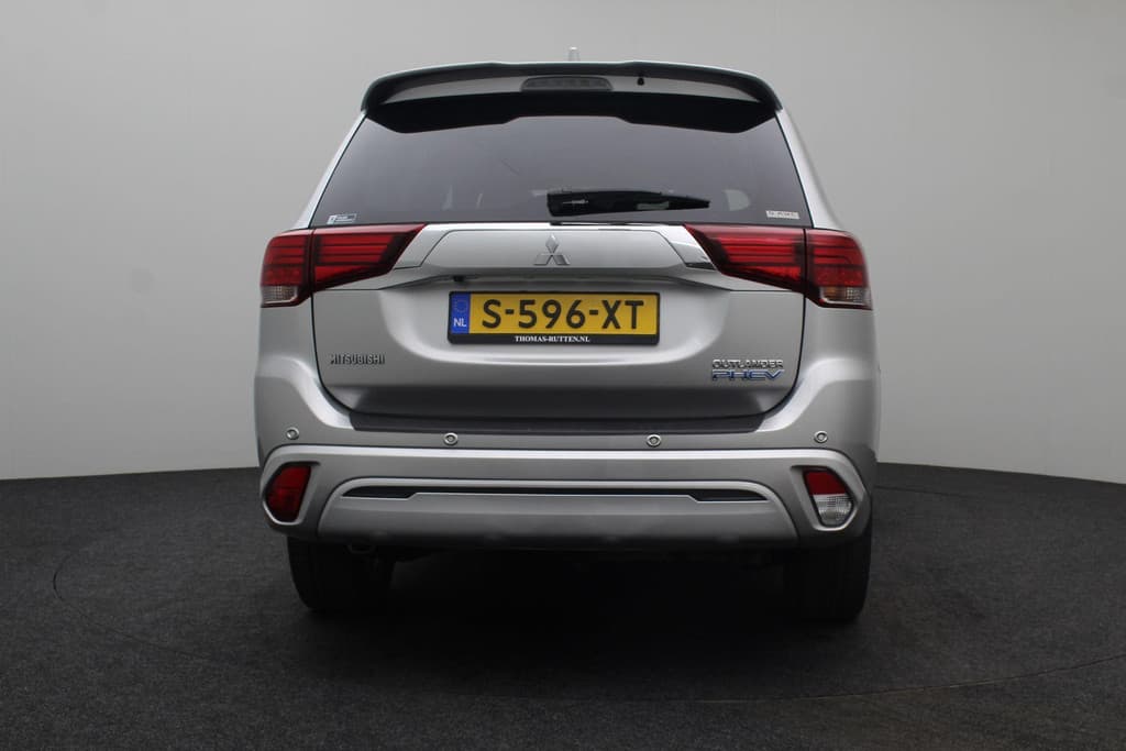Mitsubishi Outlander 2.4 PHEV S-Edition thumbnail 14