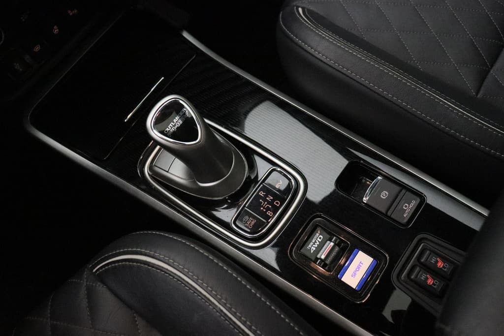 Mitsubishi Outlander 2.4 PHEV S-Edition thumbnail 16