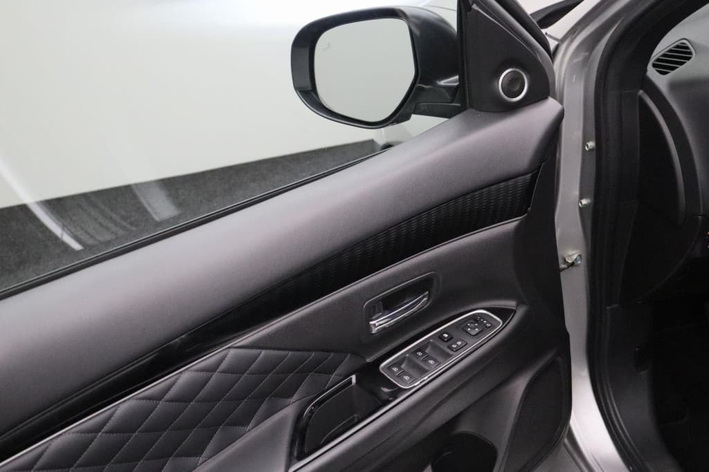 Mitsubishi Outlander 2.4 PHEV S-Edition thumbnail 24