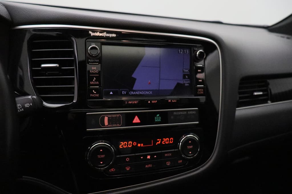 Mitsubishi Outlander 2.4 PHEV S-Edition thumbnail 28