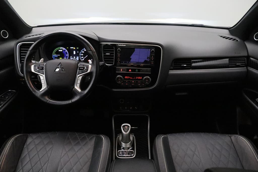 Mitsubishi Outlander 2.4 PHEV S-Edition thumbnail 9