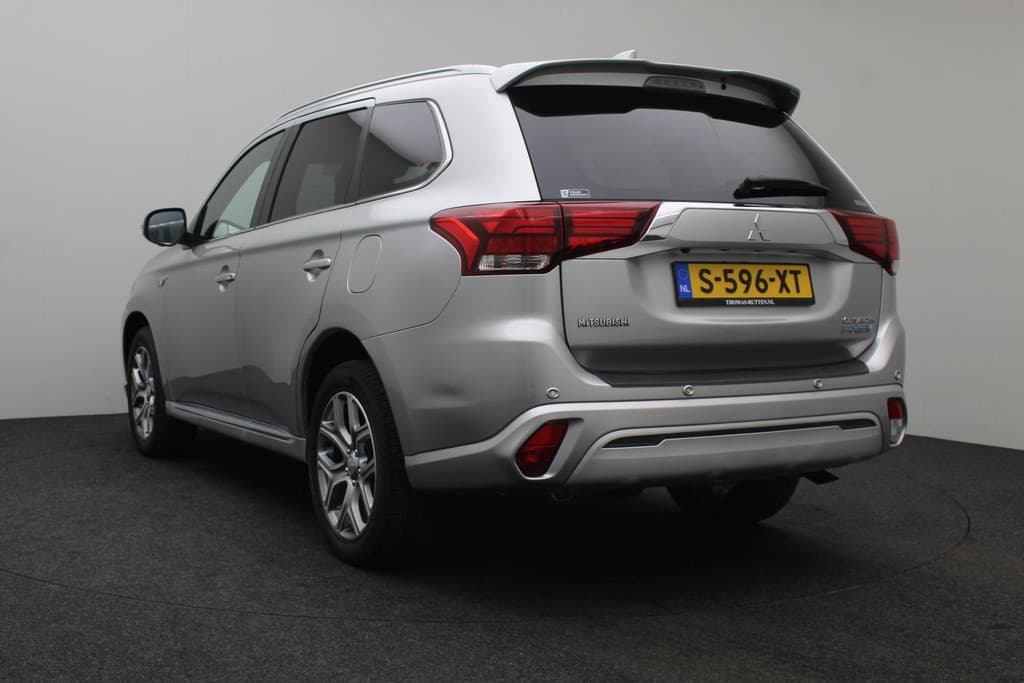 Mitsubishi Outlander 2.4 PHEV S-Edition thumbnail 10