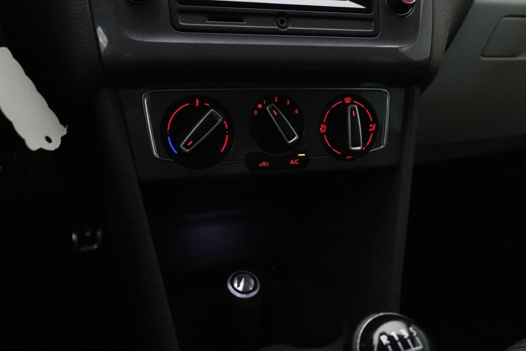 Volkswagen Polo 1.2 TSI Highline thumbnail 25