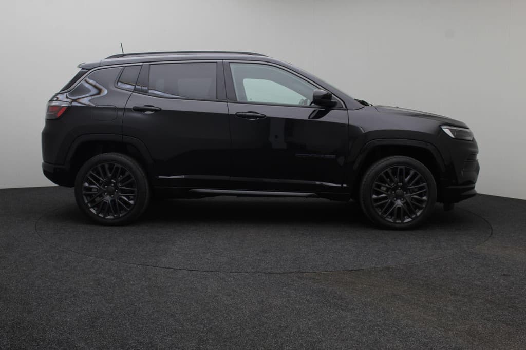 Jeep Compass 4xe 240 Plug-in Hybrid Electric S thumbnail 11