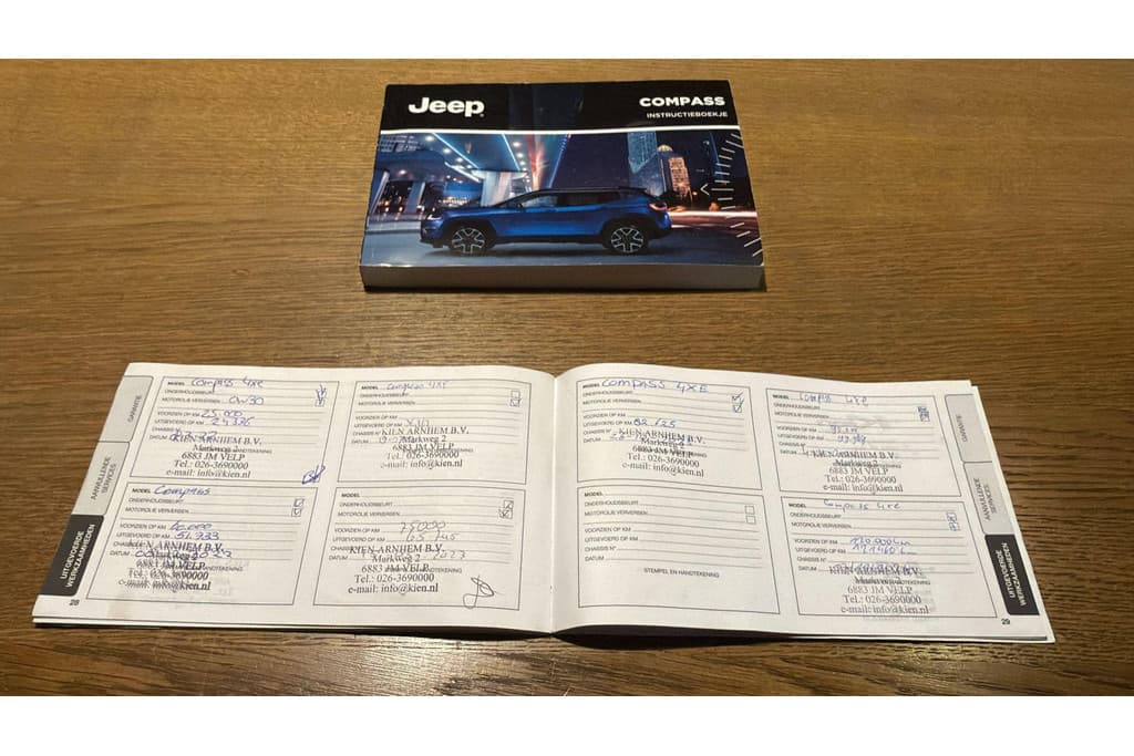 Jeep Compass 4xe 240 Plug-in Hybrid Electric S thumbnail 29