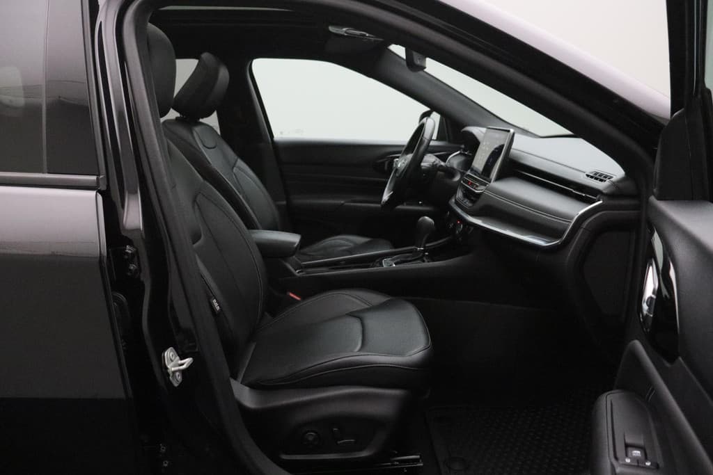 Jeep Compass 4xe 240 Plug-in Hybrid Electric S thumbnail 8