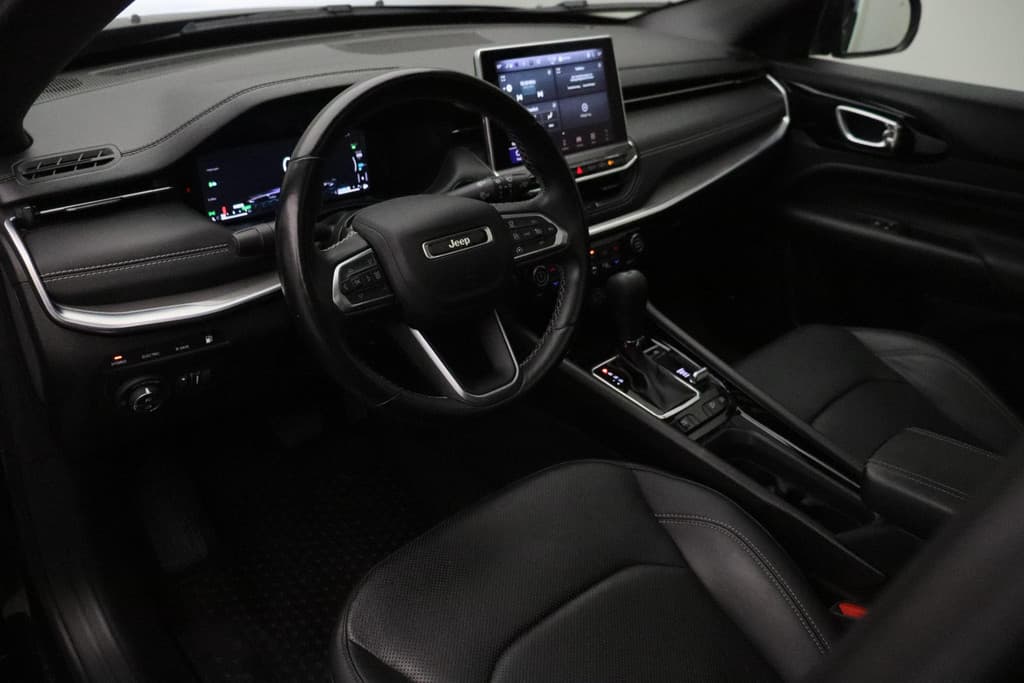 Jeep Compass 4xe 240 Plug-in Hybrid Electric S thumbnail 10