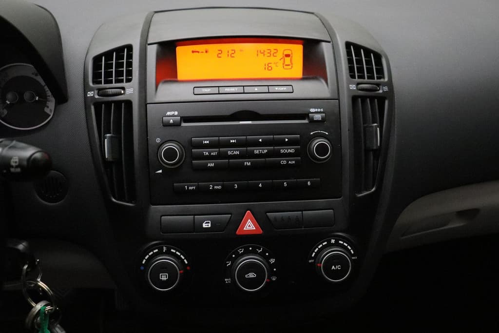 Kia Cee'd Sporty Wagon 1.6 Fifteen thumbnail 22