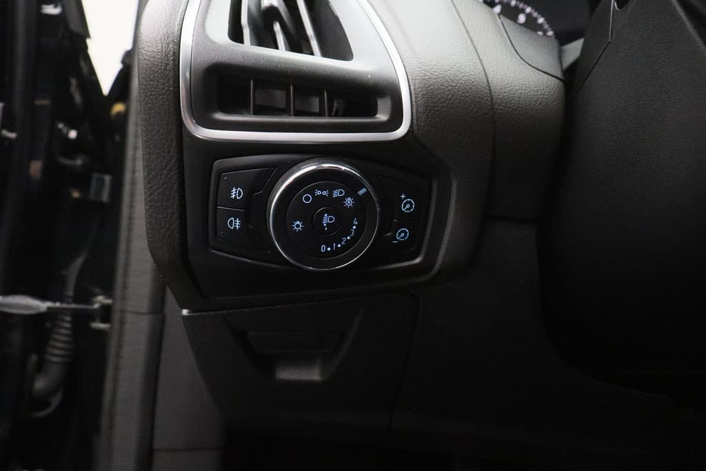 Ford Focus 1.6 EcoBoost First Edition thumbnail 23