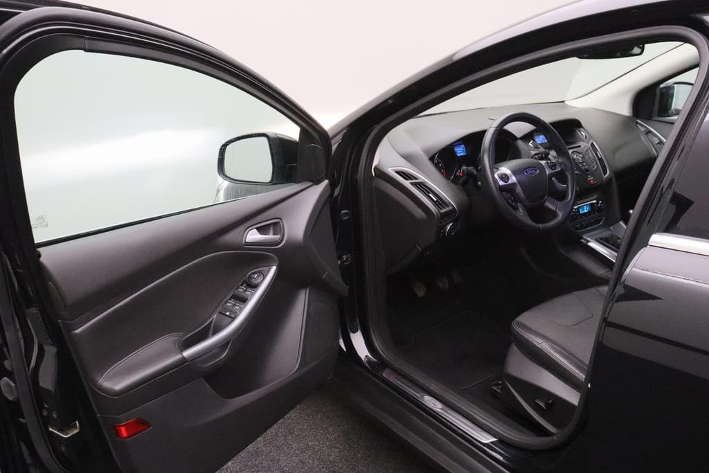 Ford Focus 1.6 EcoBoost First Edition thumbnail 10