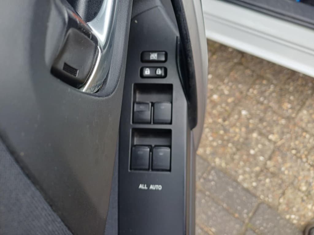 Toyota Auris thumbnail 33