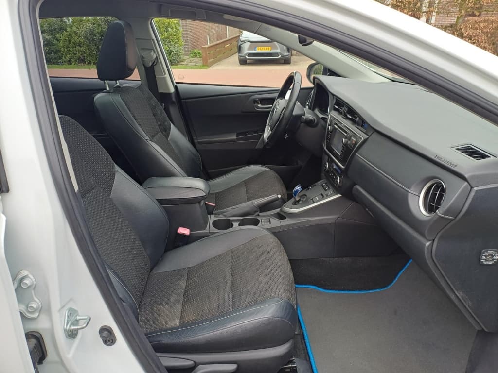 Toyota Auris thumbnail 22