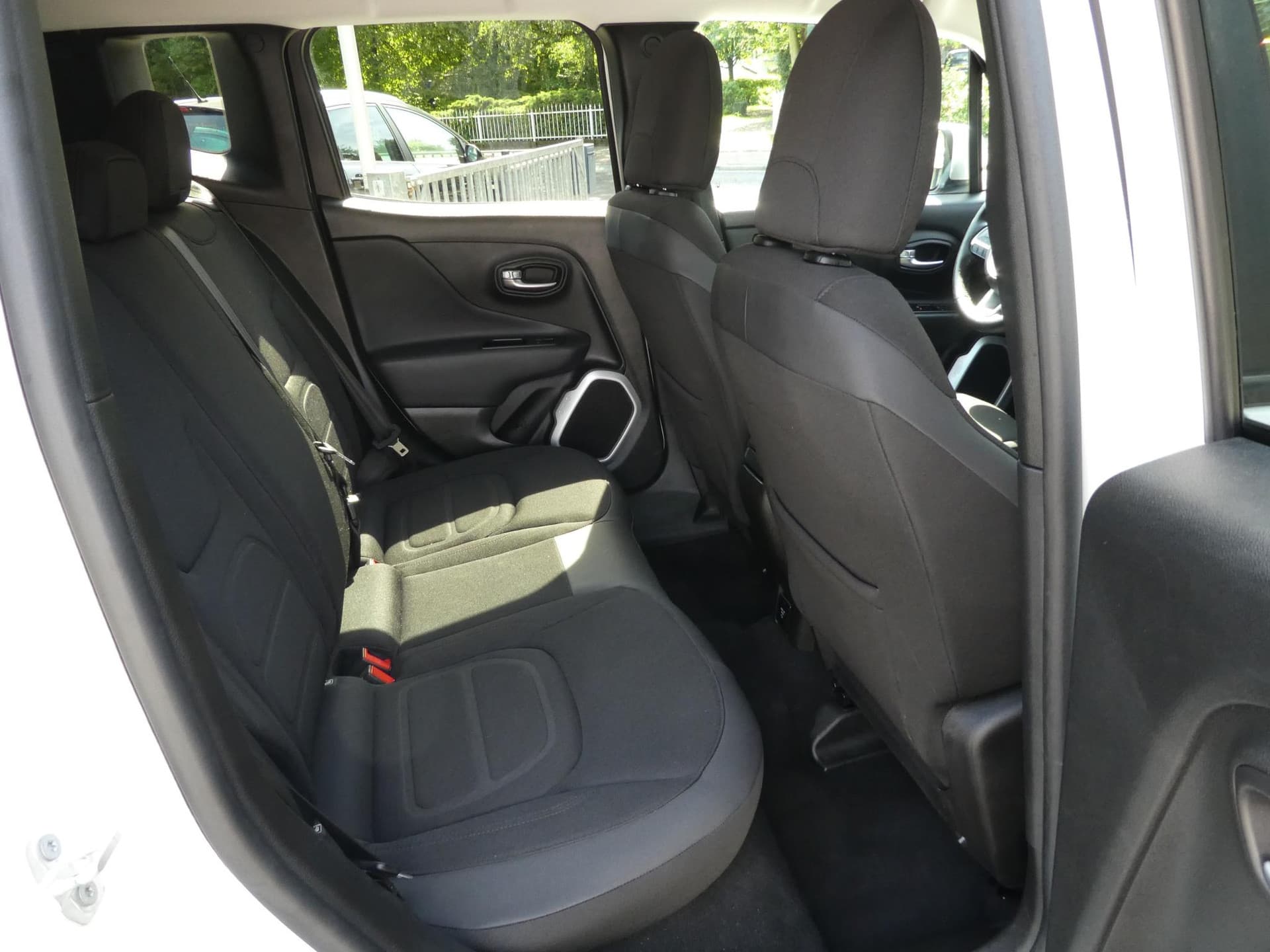 Jeep Renegade 1.4 MultiAir 140PK Limited thumbnail 9