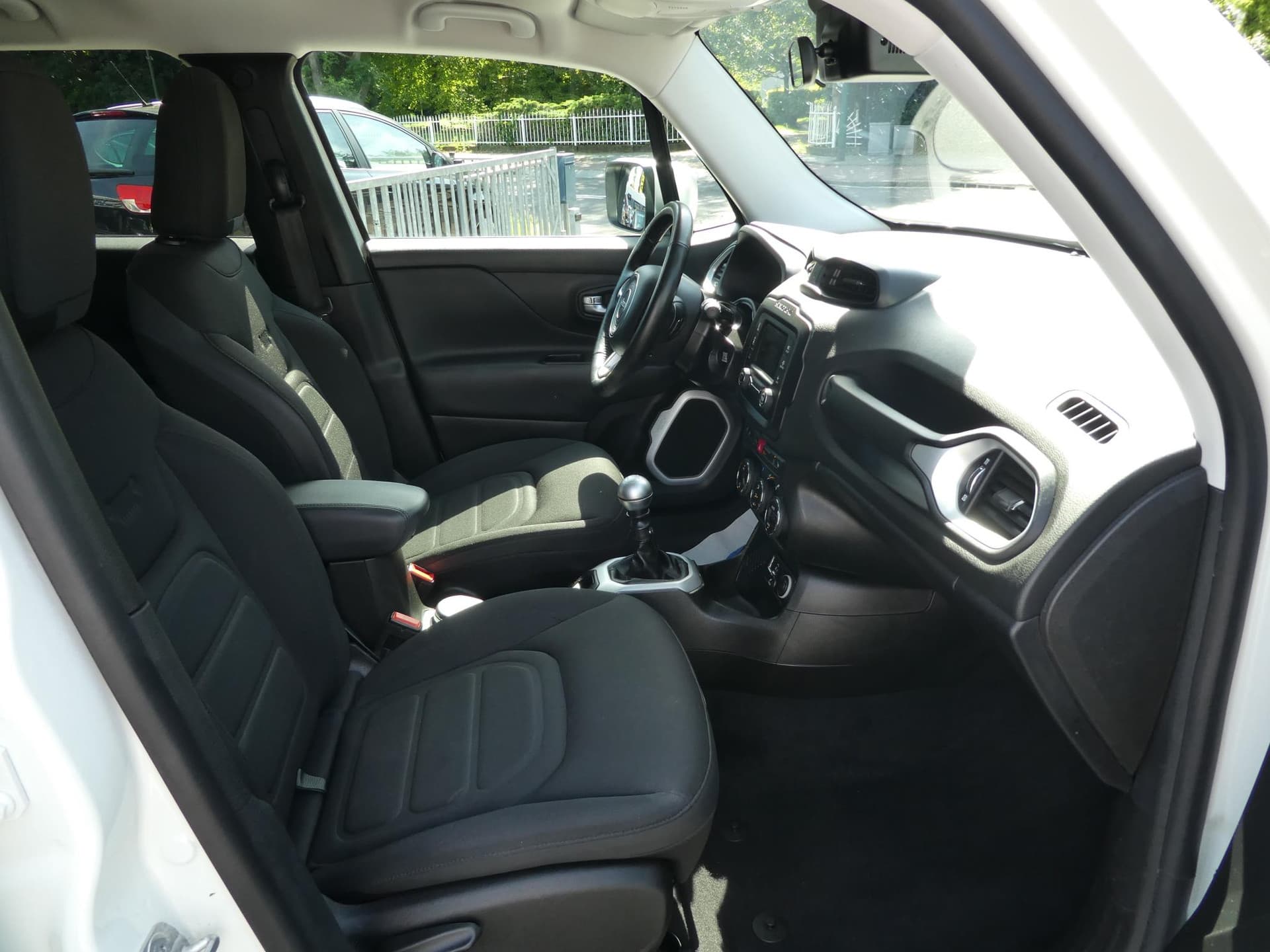 Jeep Renegade 1.4 MultiAir 140PK Limited thumbnail 10