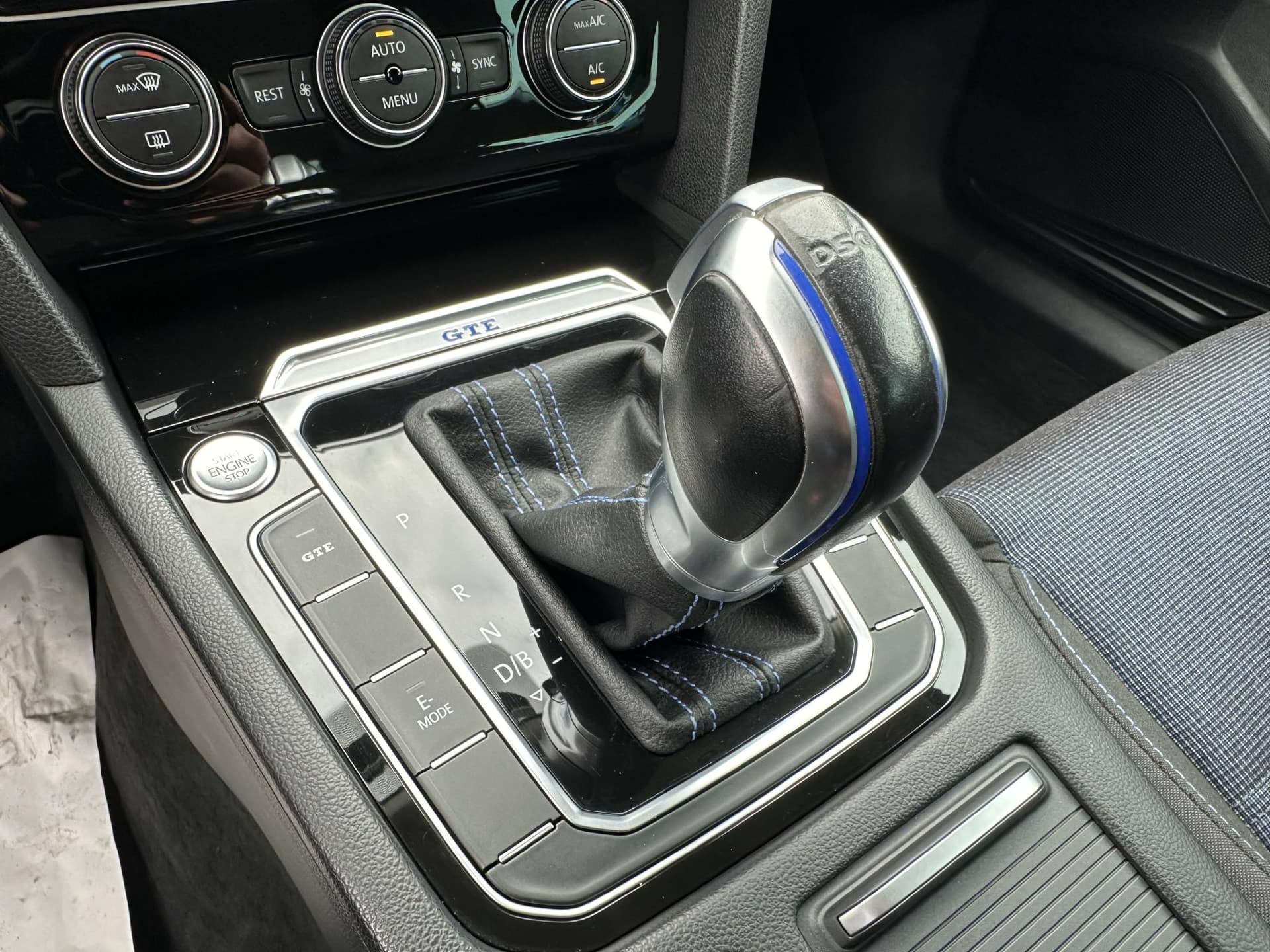 Volkswagen Passat 1.4 TSI GTE 218PK Connected Series thumbnail 24