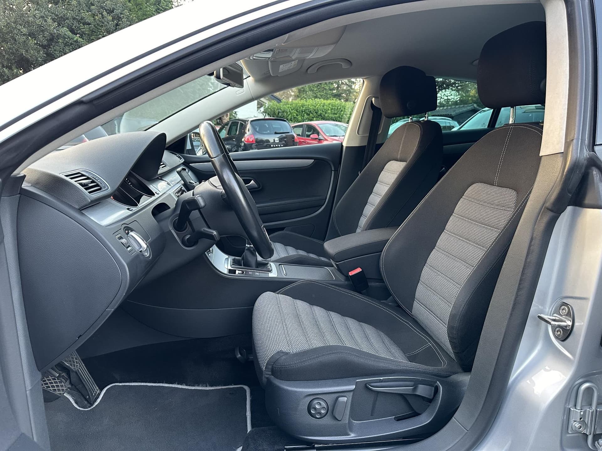 Volkswagen CC 1.4 TSI 160PK Bluemotion Sport thumbnail 20