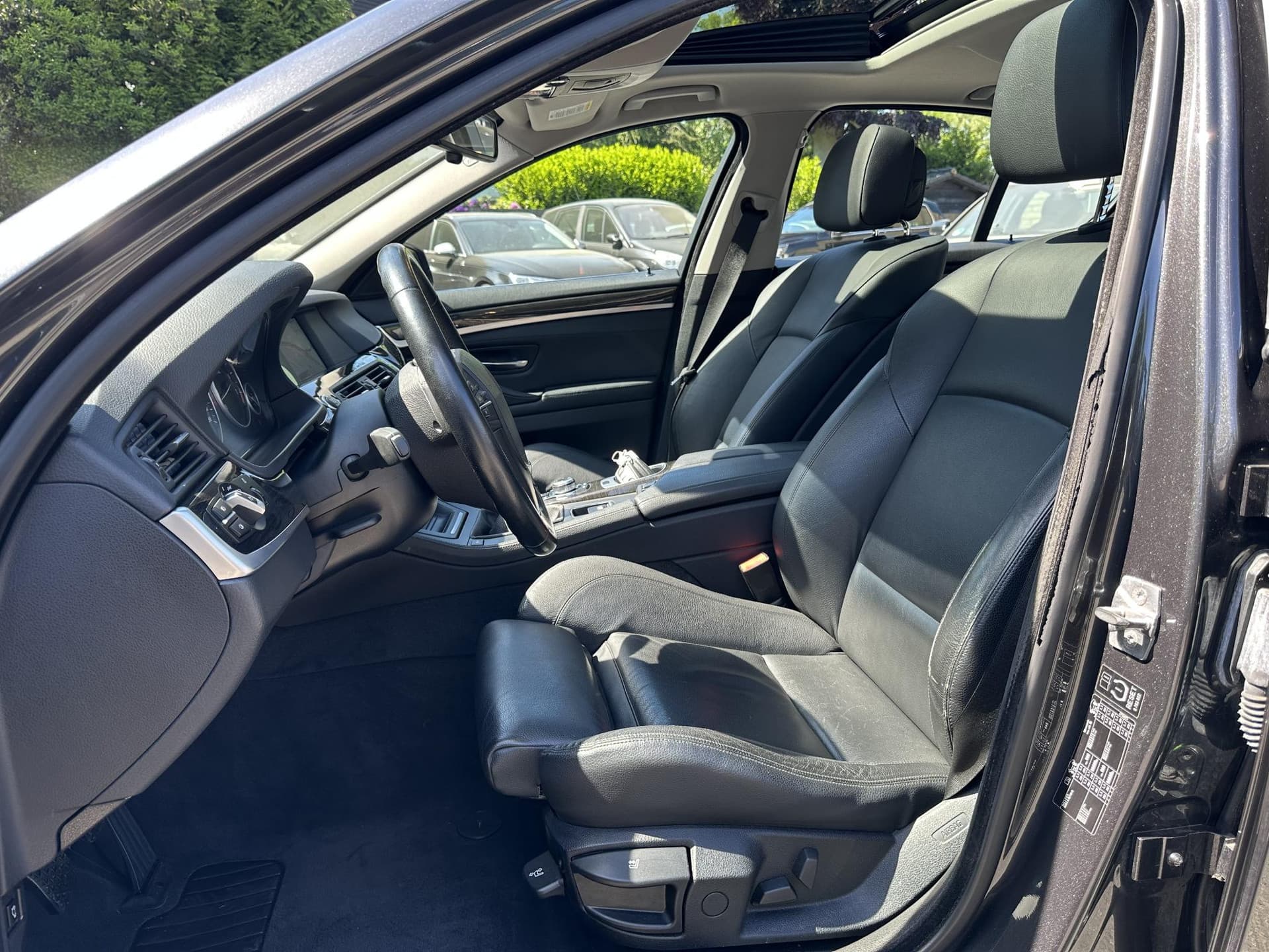 BMW 5-serie 528i H6 258PK High Executive thumbnail 18