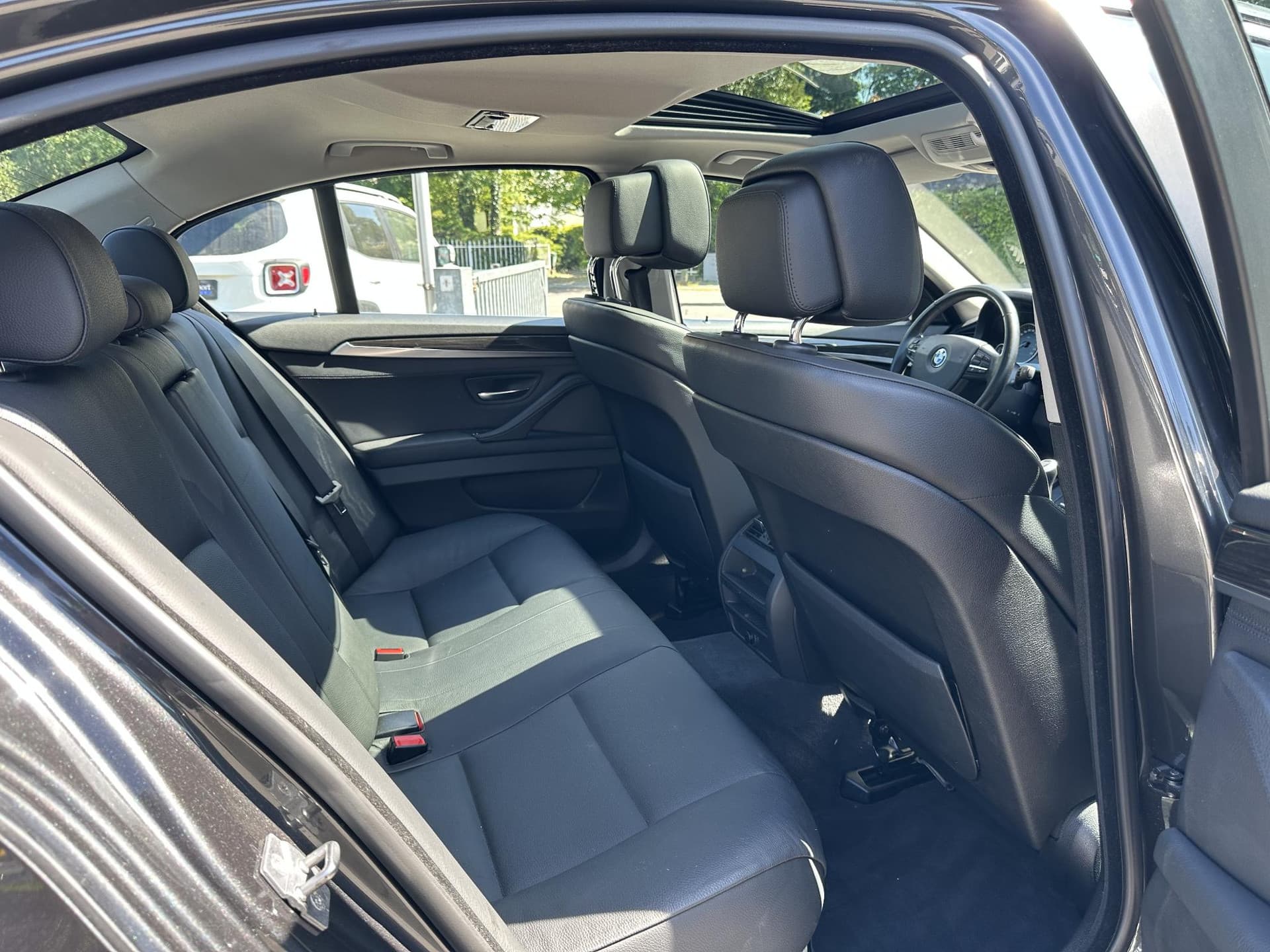 BMW 5-serie 528i H6 258PK High Executive thumbnail 10