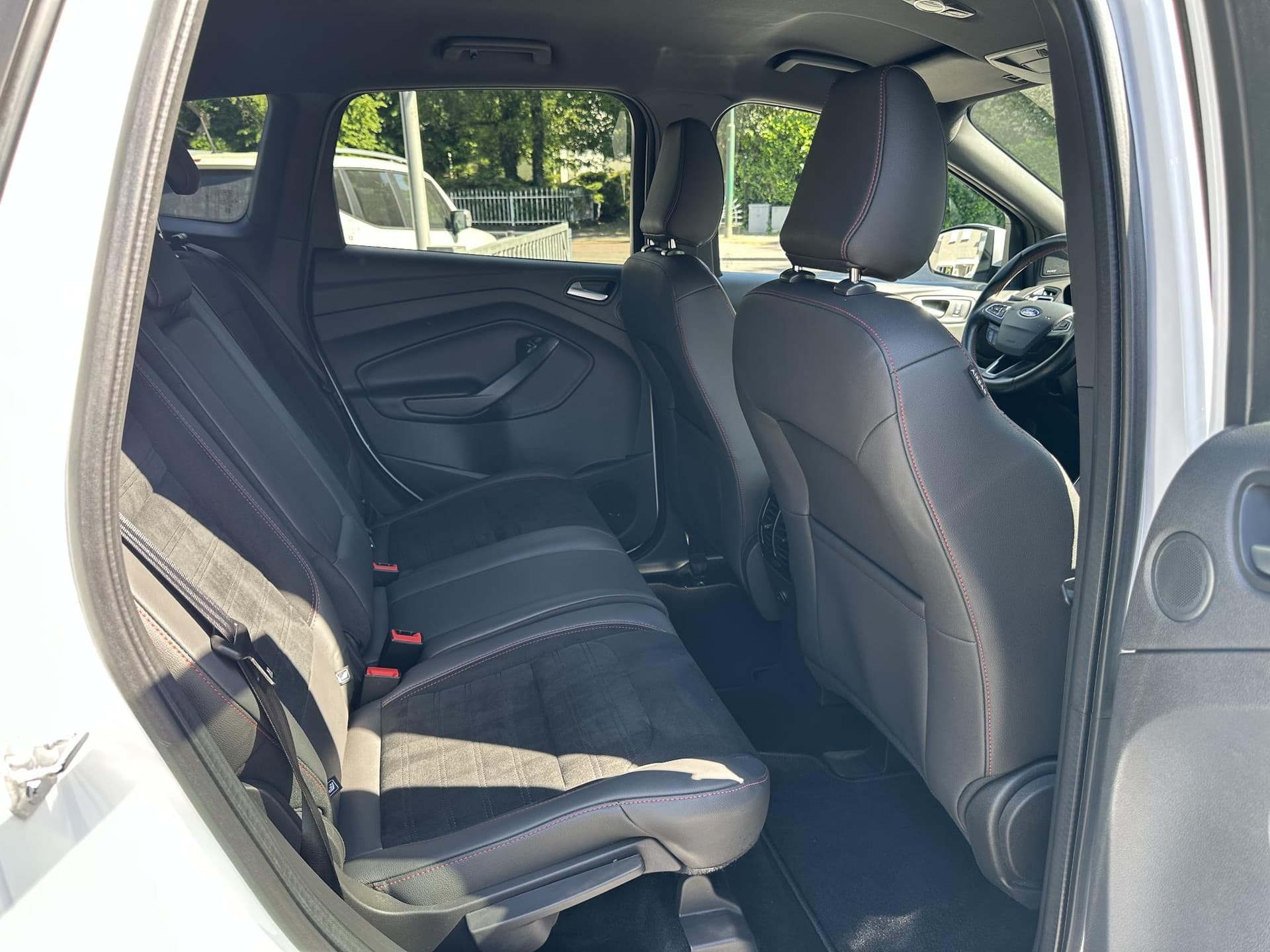 Ford Kuga 1.5 EcoBoost 182PK AWD Automaat ST-Line thumbnail 12