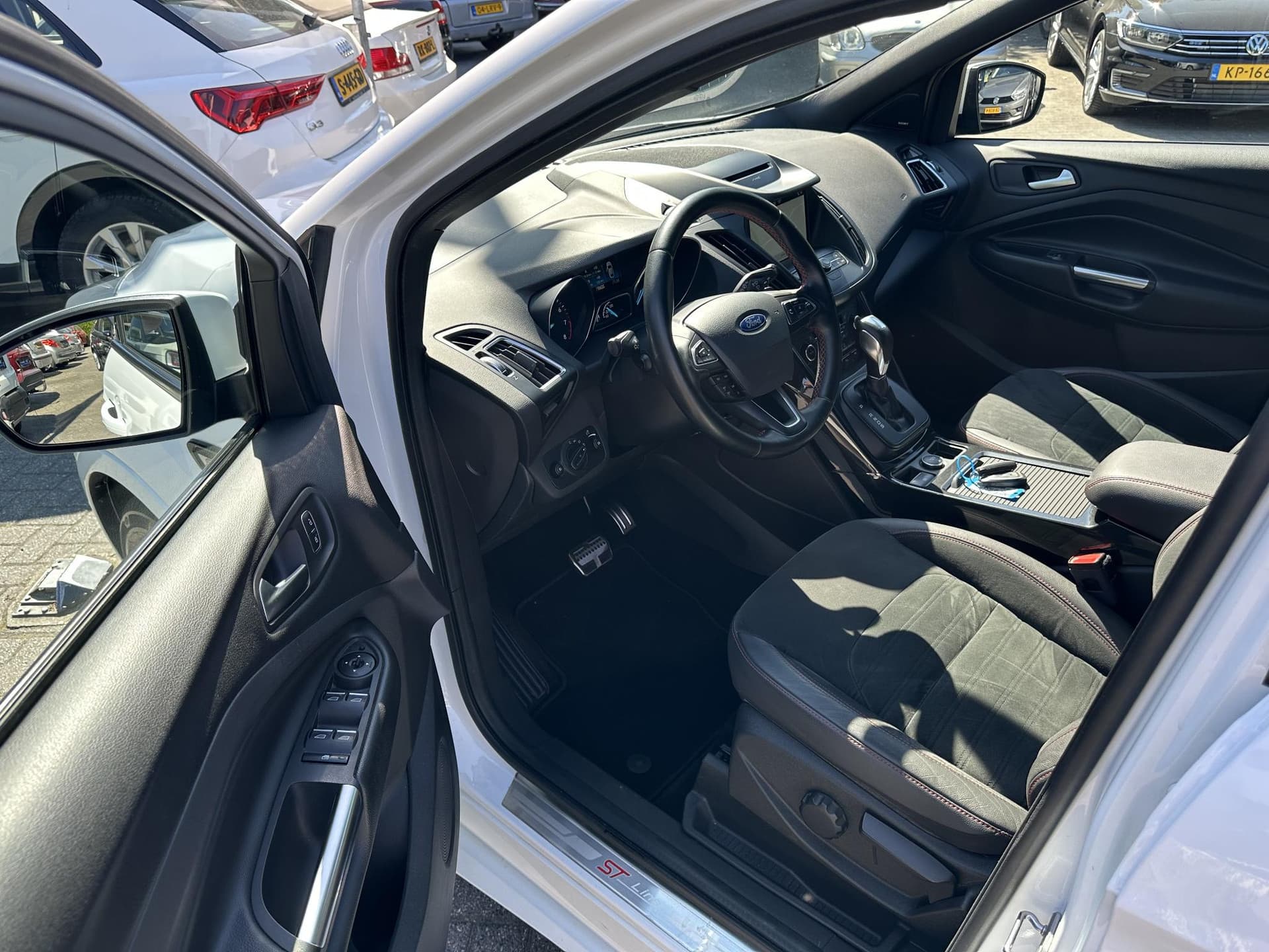 Ford Kuga 1.5 EcoBoost 182PK AWD Automaat ST-Line thumbnail 14