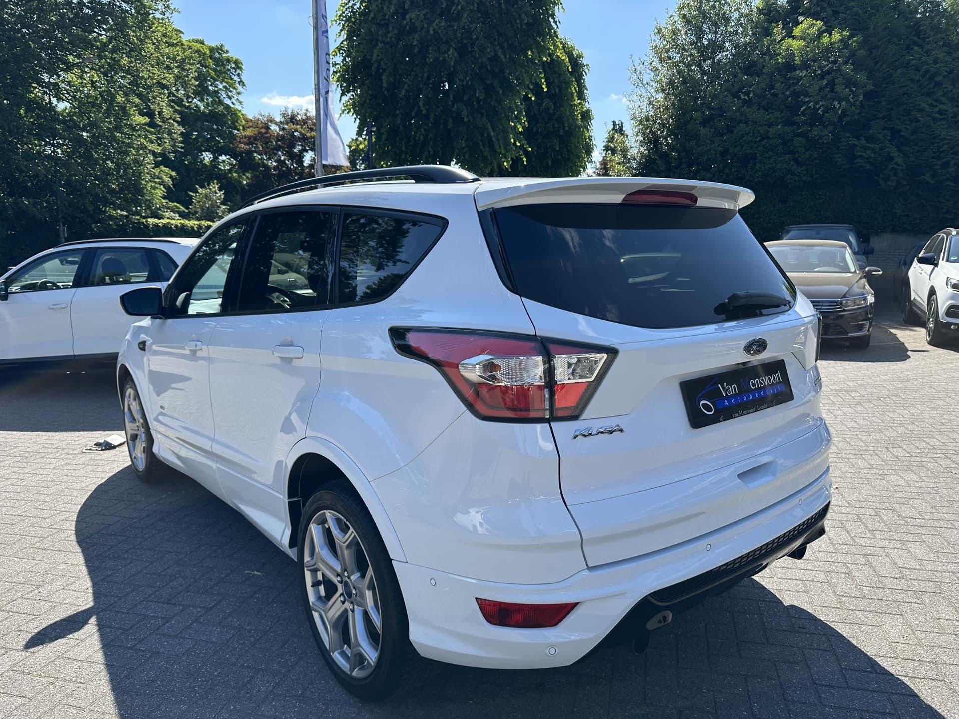 Ford Kuga 1.5 EcoBoost 182PK AWD Automaat ST-Line thumbnail 3