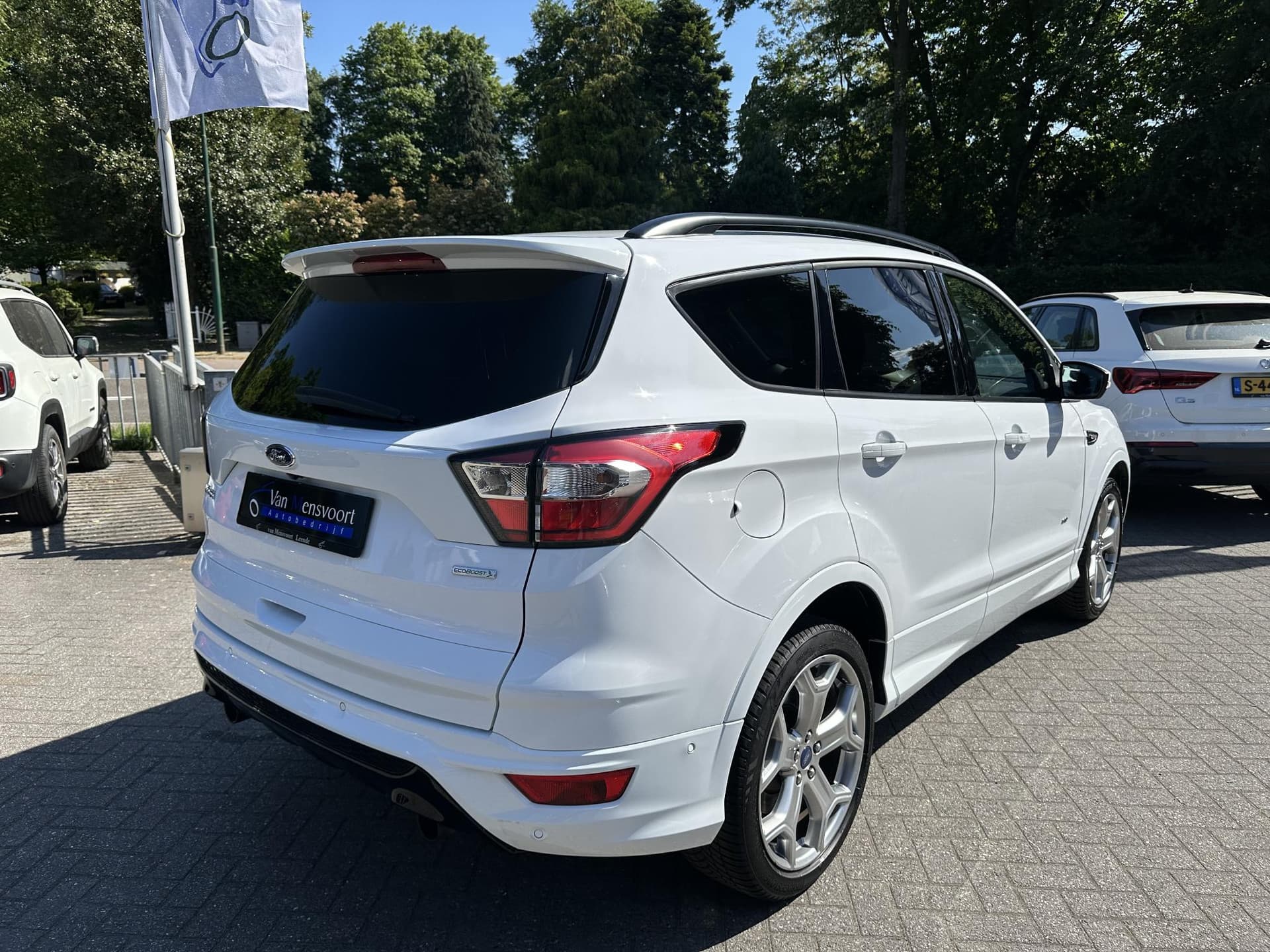 Ford Kuga 1.5 EcoBoost 182PK AWD Automaat ST-Line thumbnail 4