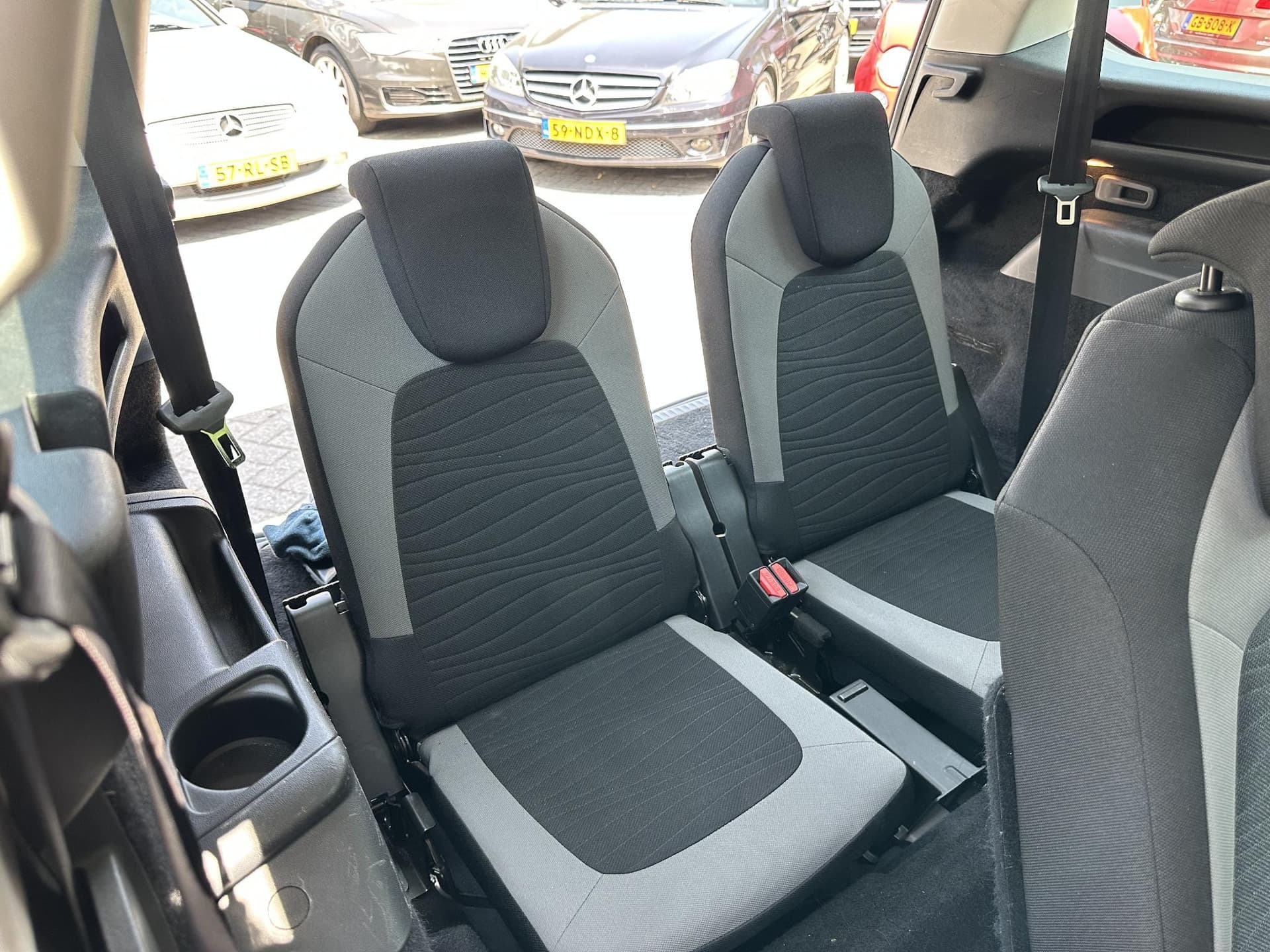 Citroën C4 Picasso 1.2 PureTech 130PK Business 7-Pers thumbnail 28