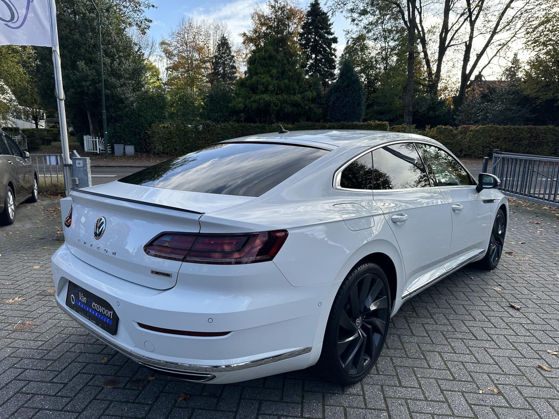 Volkswagen Arteon 2.0 TSI 280PK DSG 4Motion Business R thumbnail 4