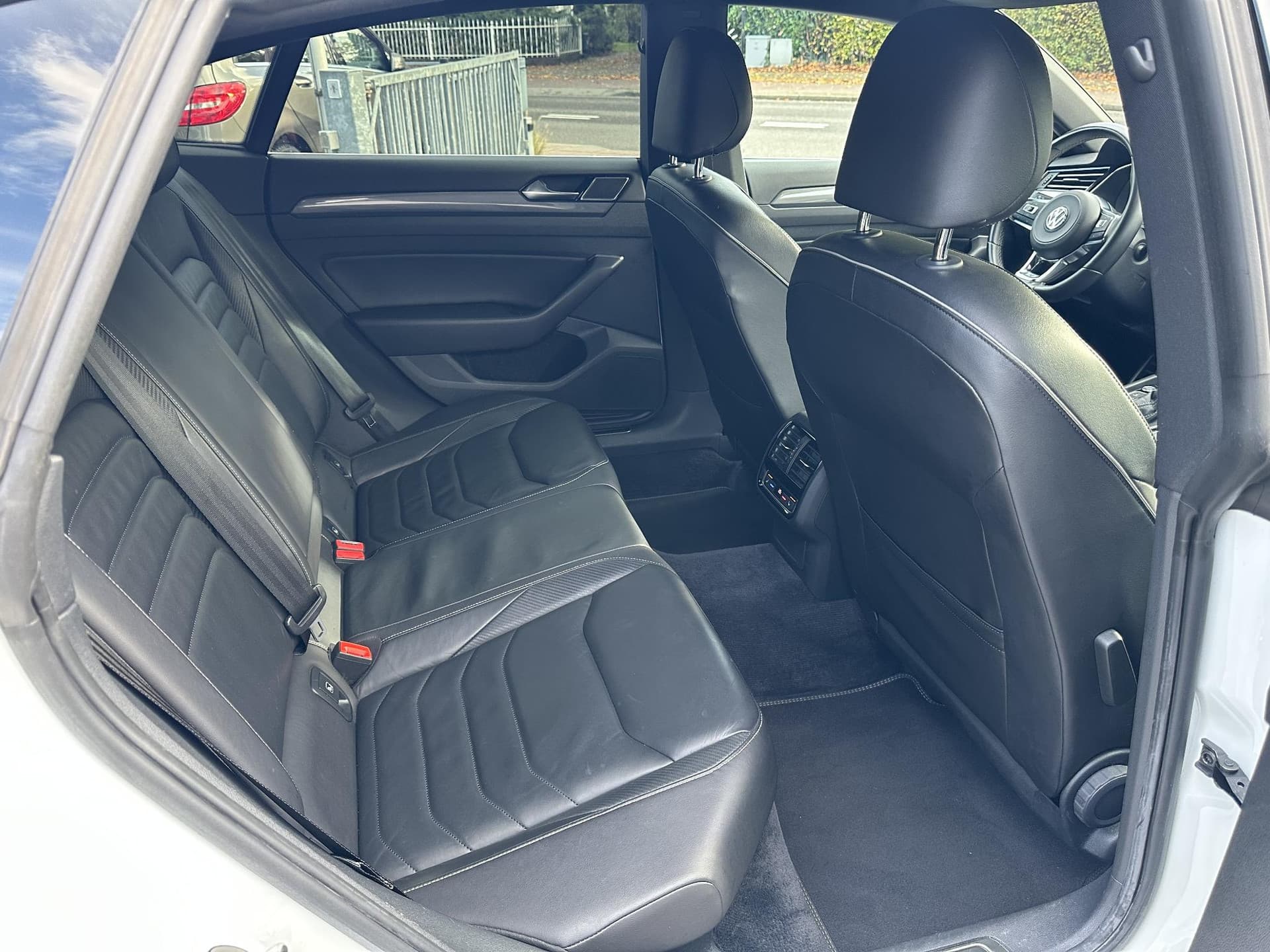 Volkswagen Arteon 2.0 TSI 280PK DSG 4Motion Business R thumbnail 9