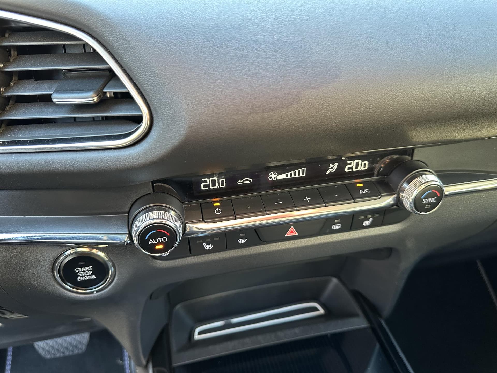 Mazda CX-30 2.0 e-SKYACTIV-G M-Hybrid Exclusive-Line A thumbnail 24