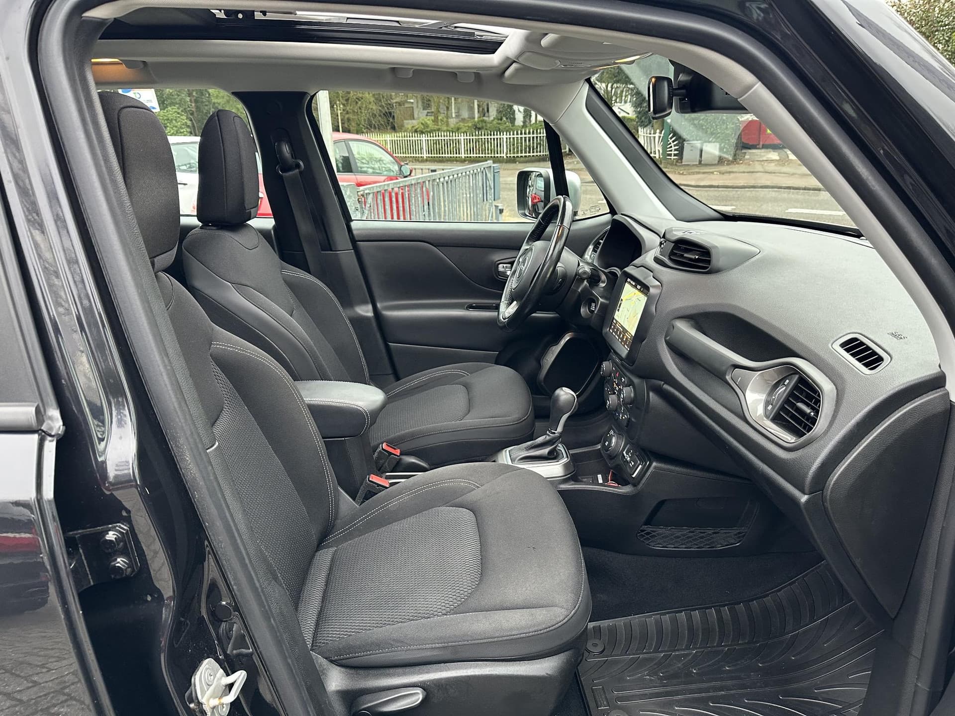 Jeep Renegade 1.4 MultiAir 170PK Automaat Limited AWD thumbnail 16