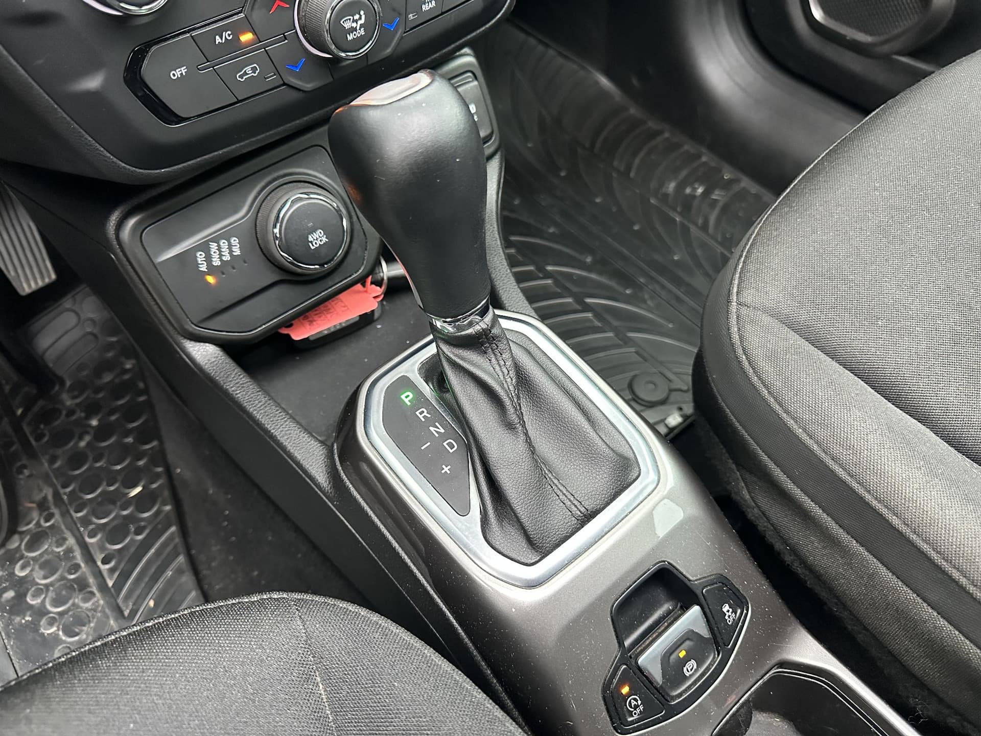 Jeep Renegade 1.4 MultiAir 170PK Automaat Limited AWD thumbnail 23