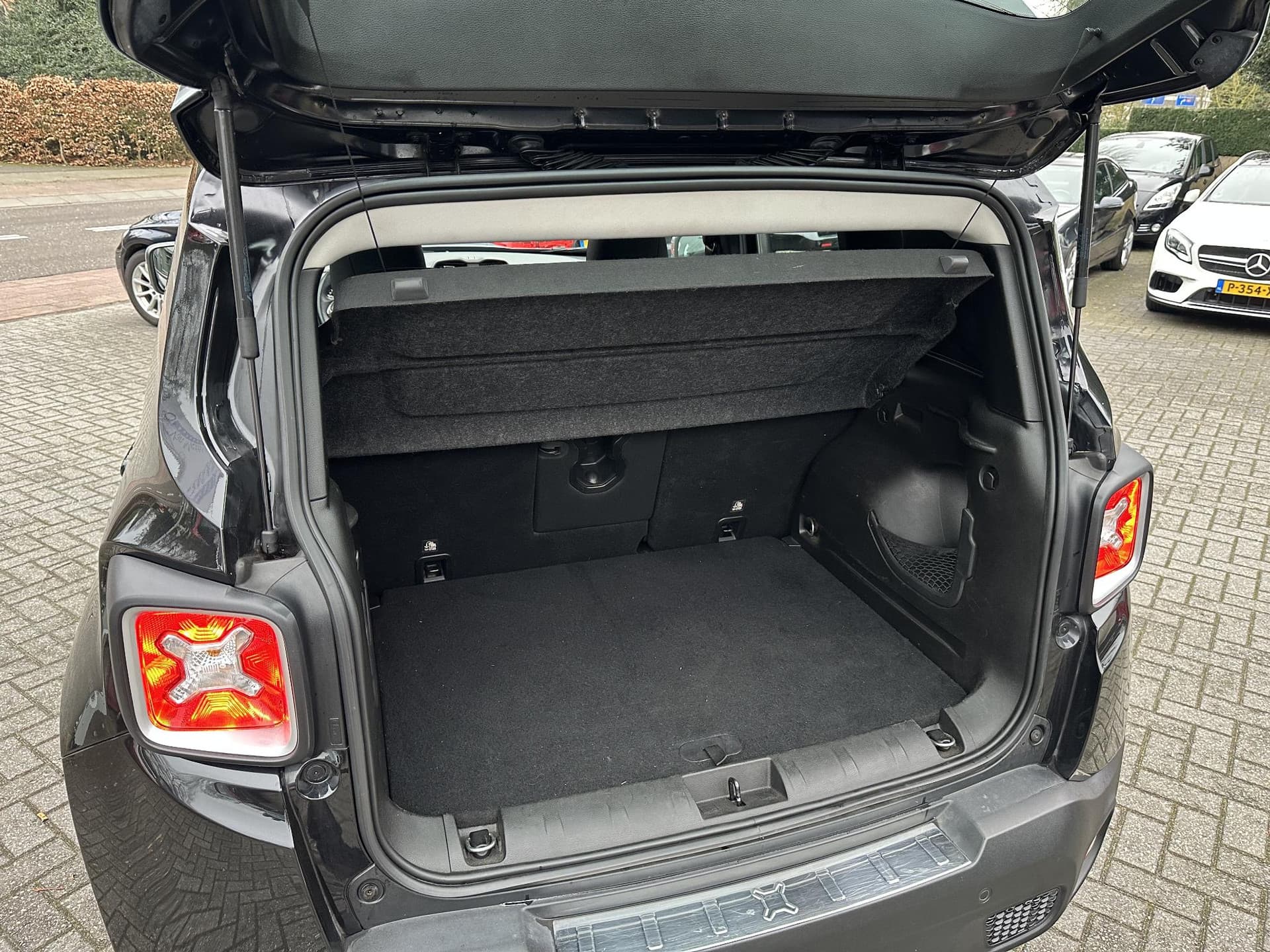 Jeep Renegade 1.4 MultiAir 170PK Automaat Limited AWD thumbnail 31