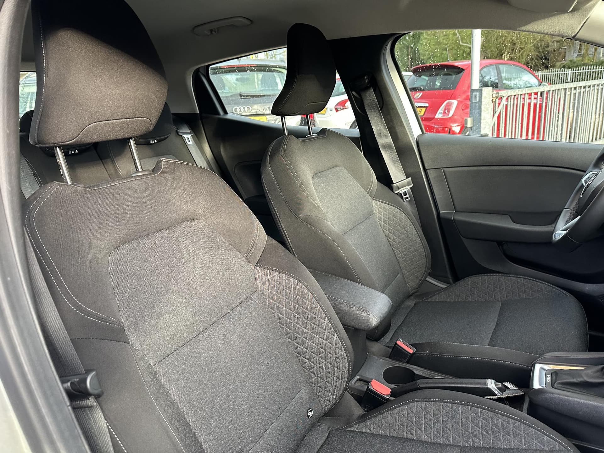 Renault Clio 1.6 E-Tech Hybrid 140 Business Zen thumbnail 14