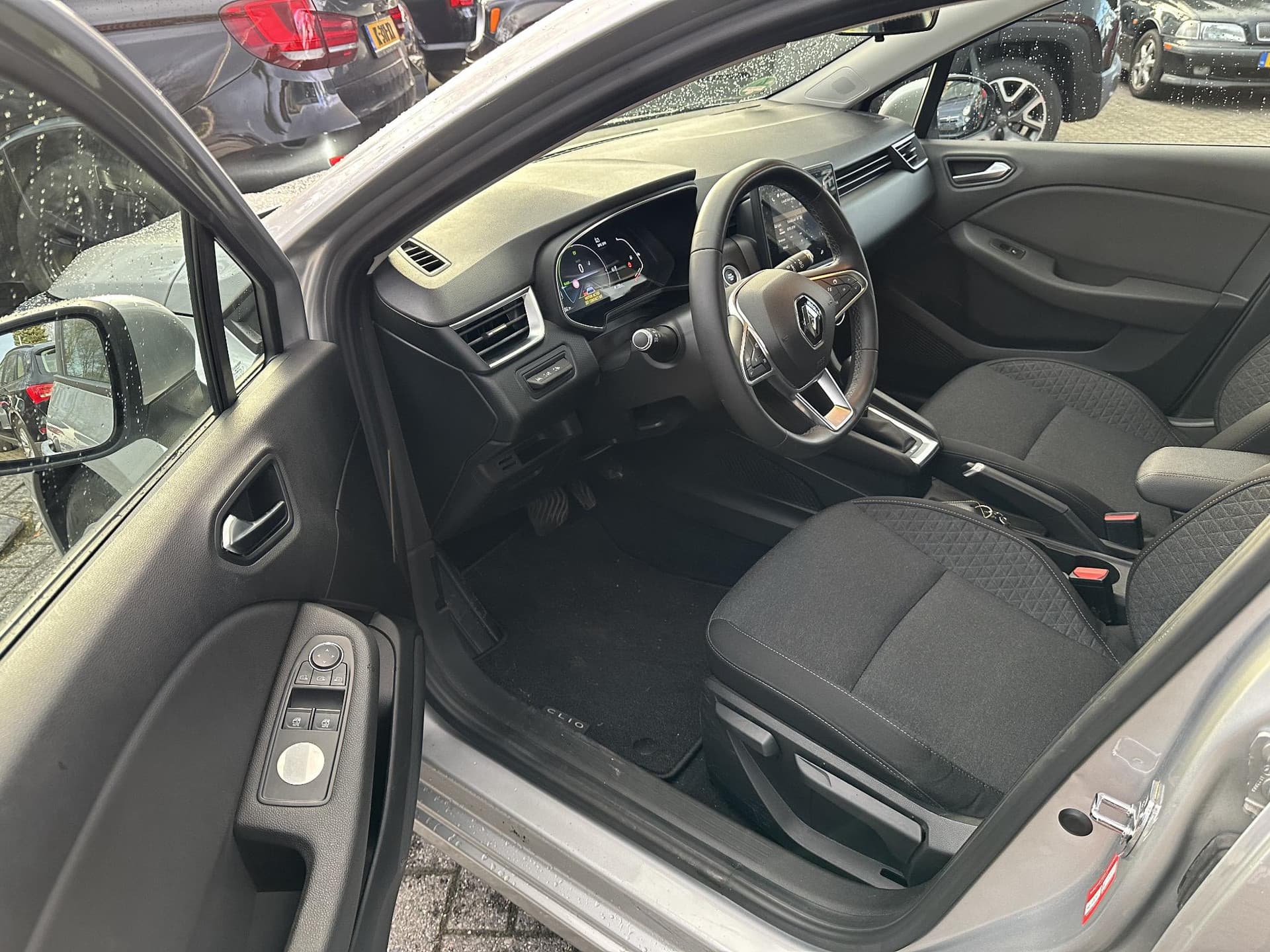 Renault Clio 1.6 E-Tech Hybrid 140 Business Zen thumbnail 15