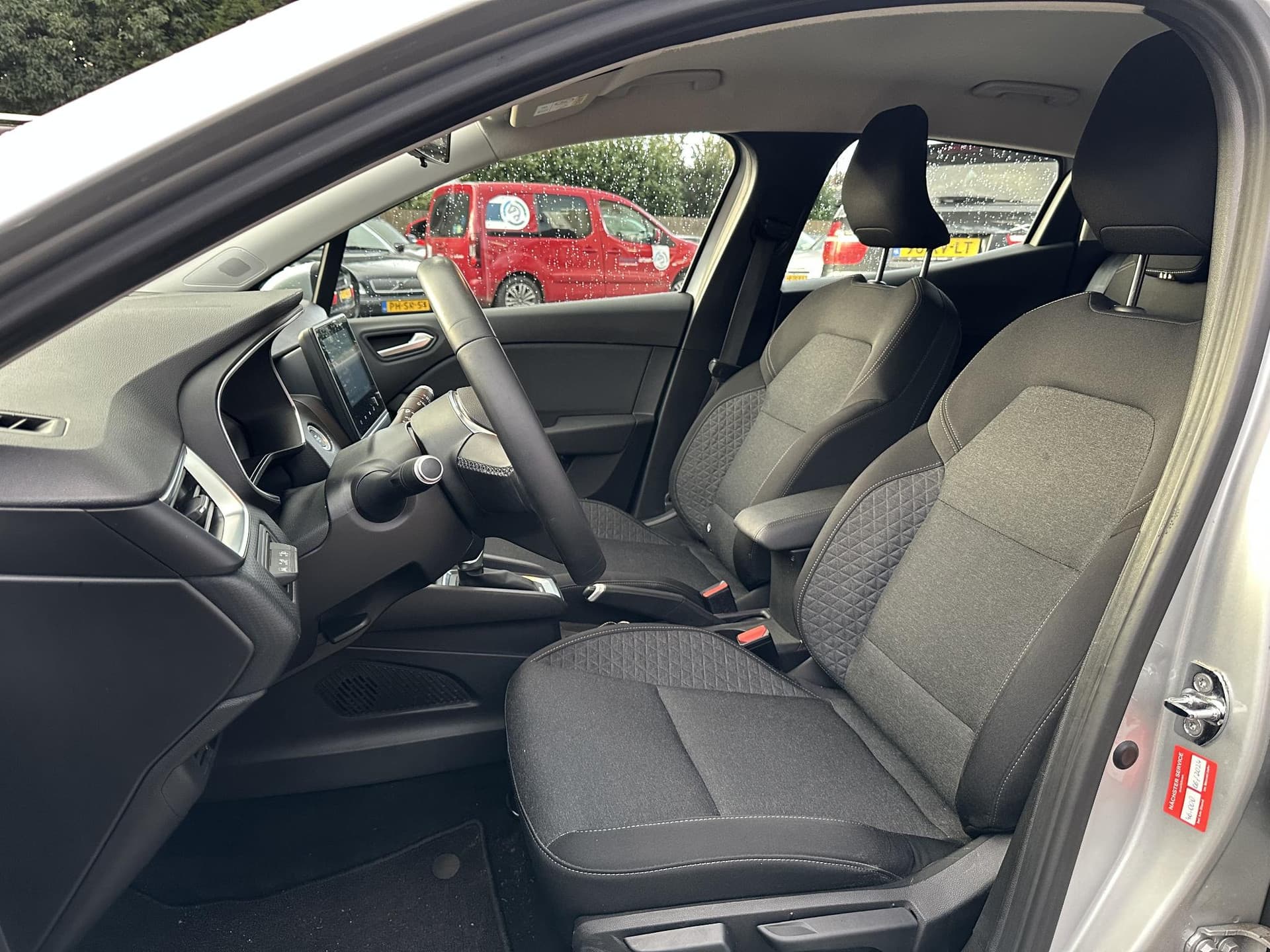 Renault Clio 1.6 E-Tech Hybrid 140 Business Zen thumbnail 17